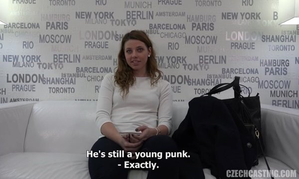 На порно кастинге симпатичная чешская студентка.